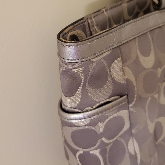 Coach - Picture 9 of 14